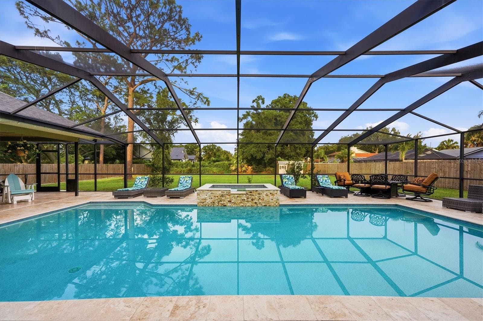 HUGE pool and patio great for entertaining friends & family!  Not to mention the oversized backyard! - 15127 PENNINGTON RD, TAMPA