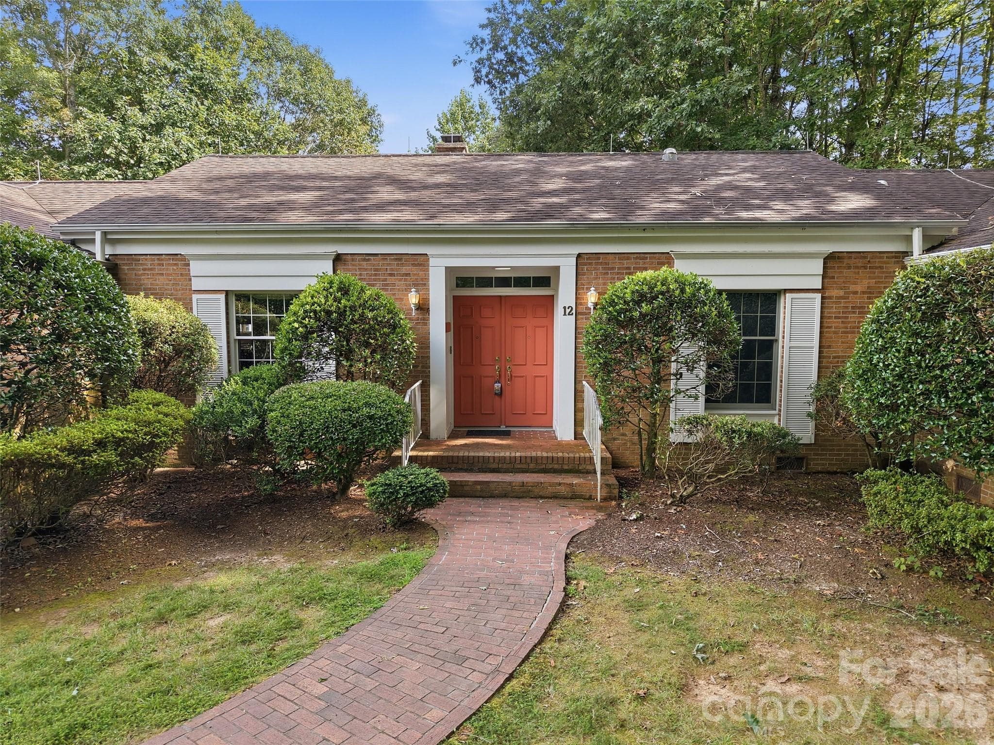 Single Family Residence at 12 Legendary Road, Hendersonville, photo 7 of 48