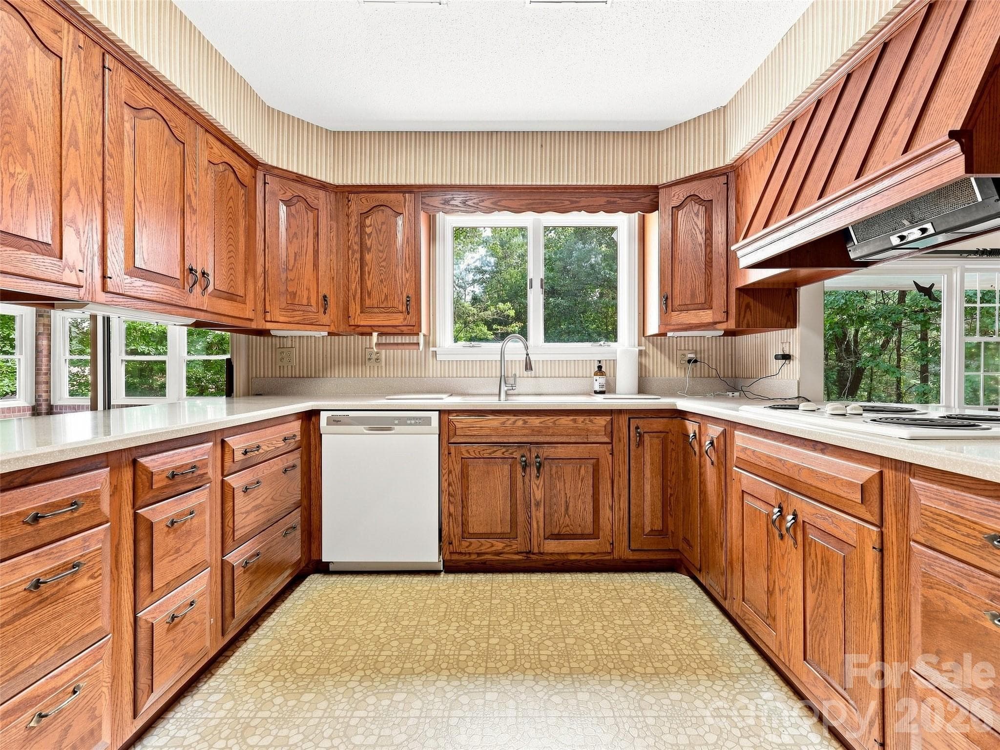 Single Family Residence at 12 Legendary Road, Hendersonville, photo 23 of 48
