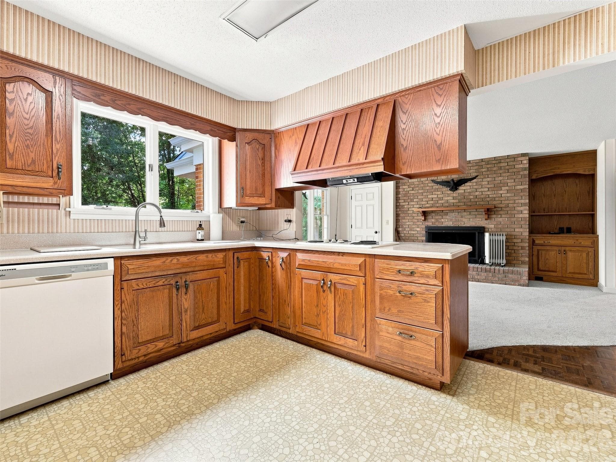 Single Family Residence at 12 Legendary Road, Hendersonville, photo 24 of 48