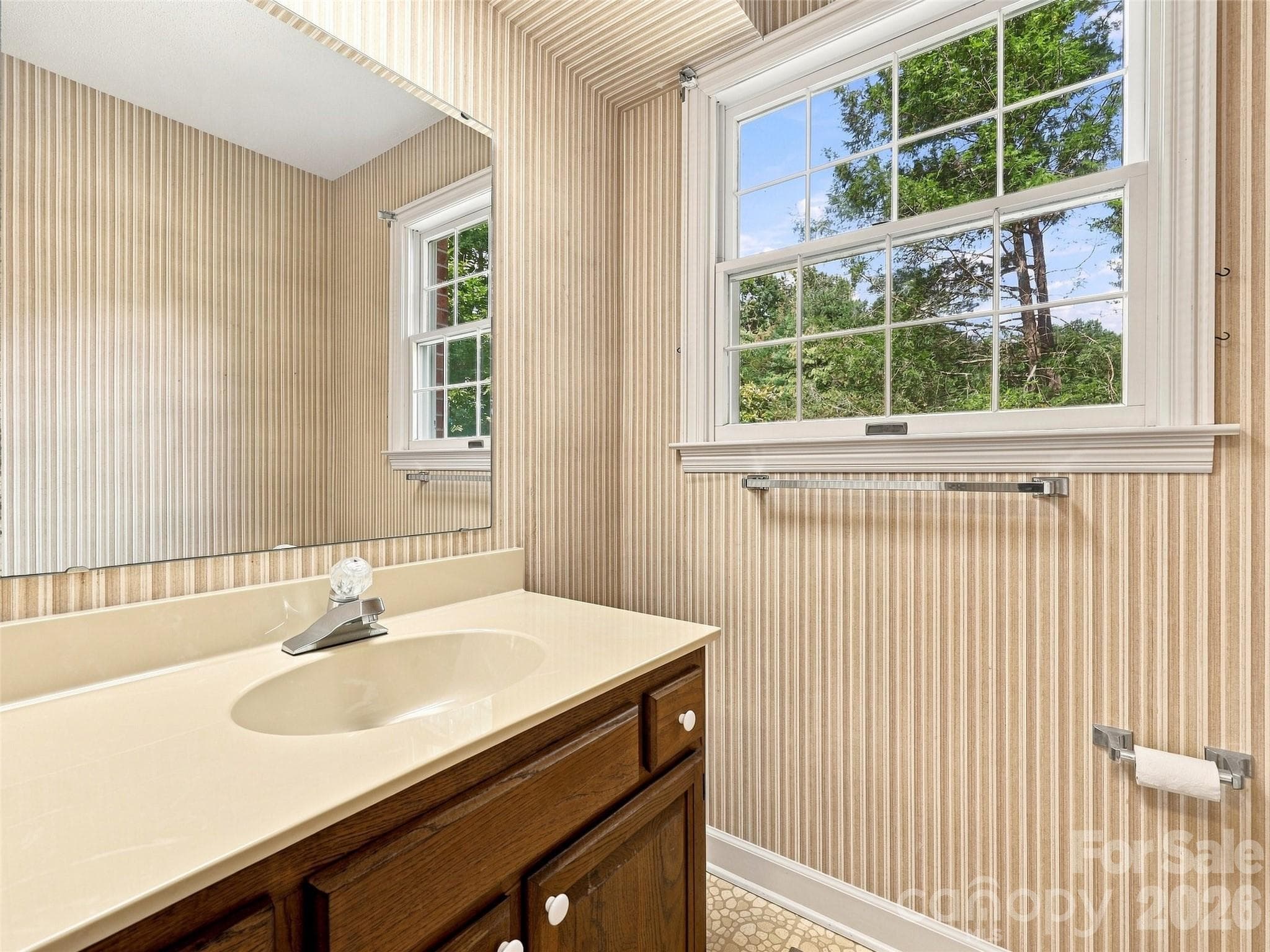 Single Family Residence at 12 Legendary Road, Hendersonville, photo 26 of 48