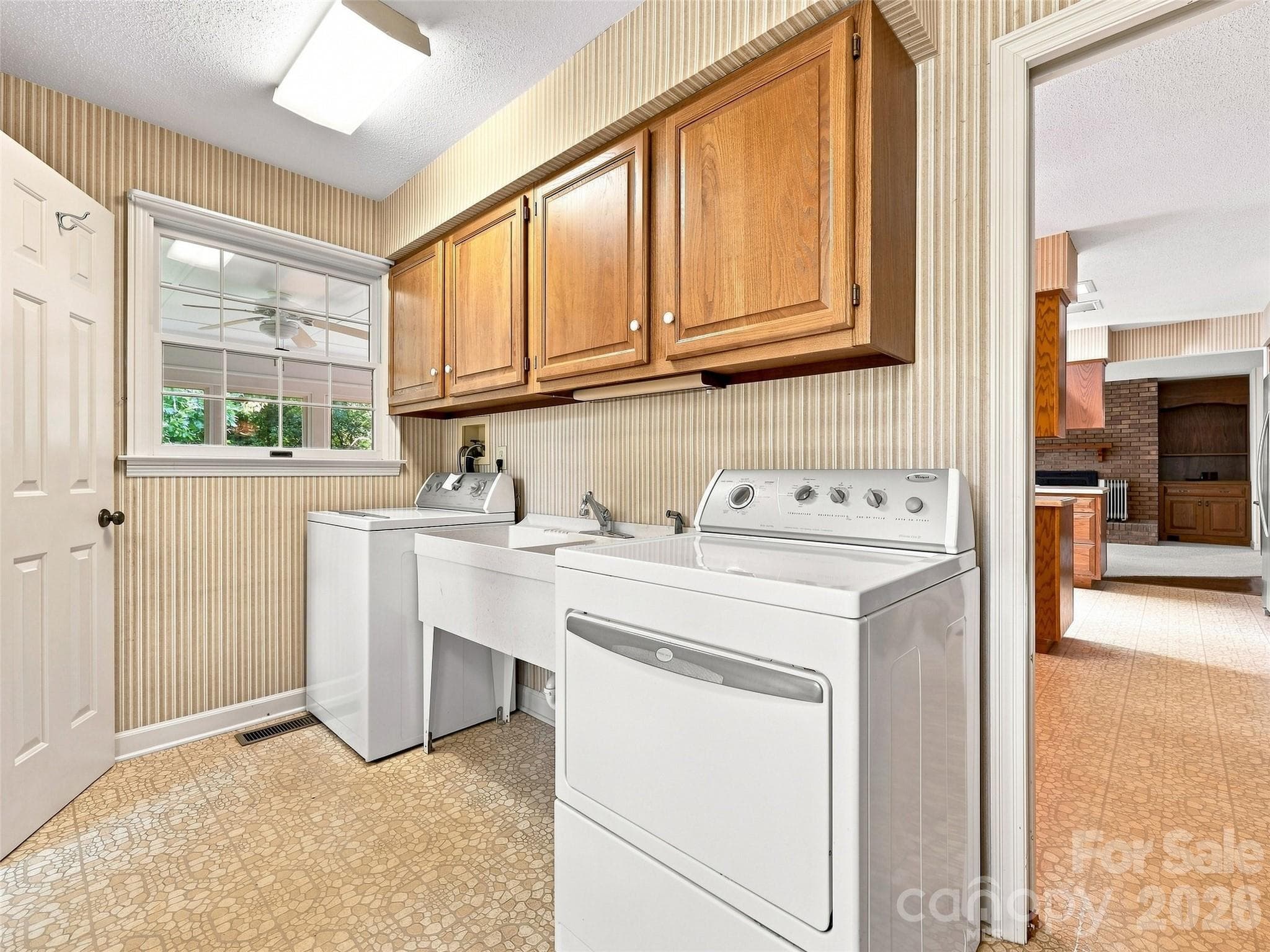 Single Family Residence at 12 Legendary Road, Hendersonville, photo 28 of 48