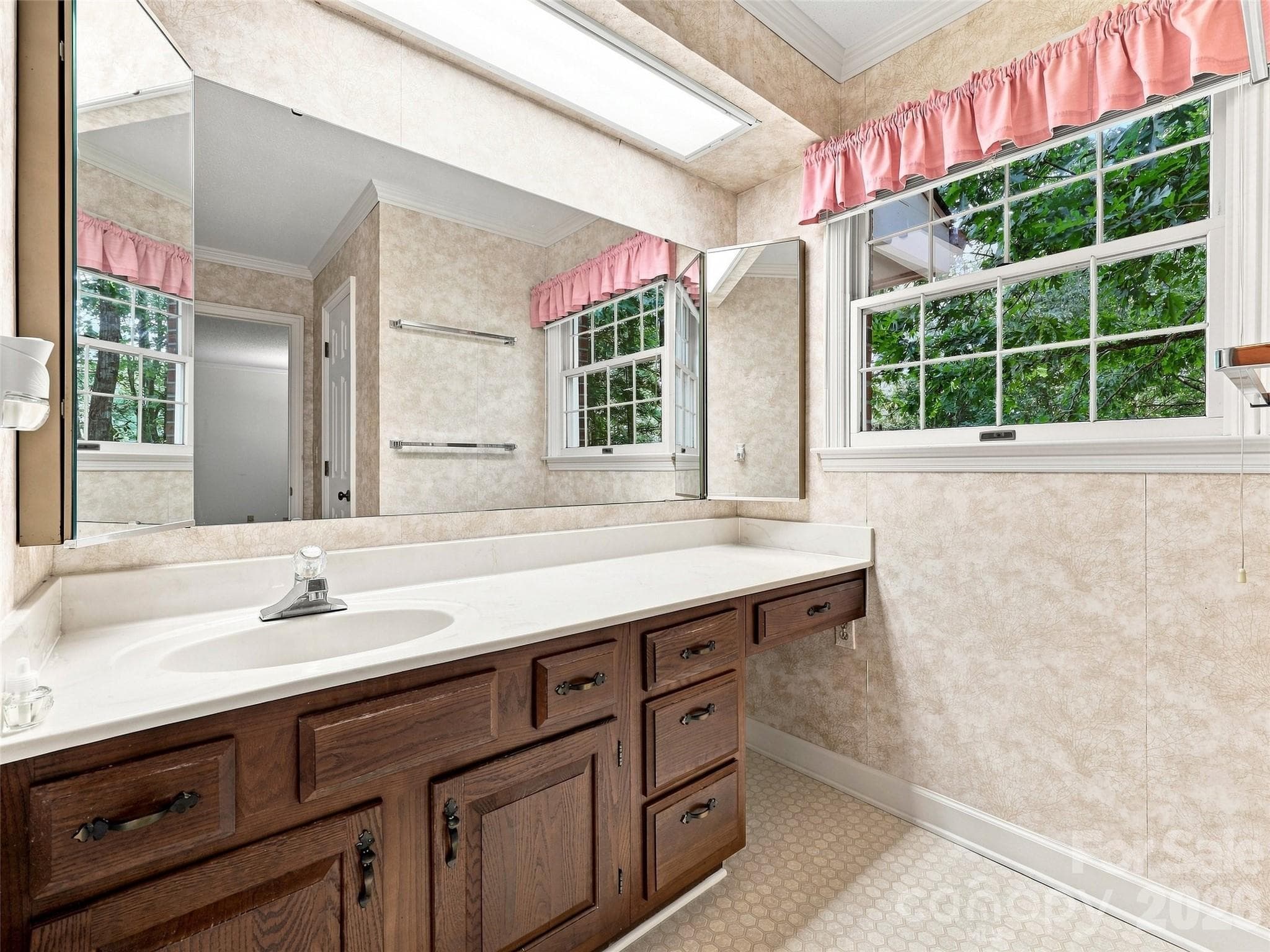 Single Family Residence at 12 Legendary Road, Hendersonville, photo 41 of 48