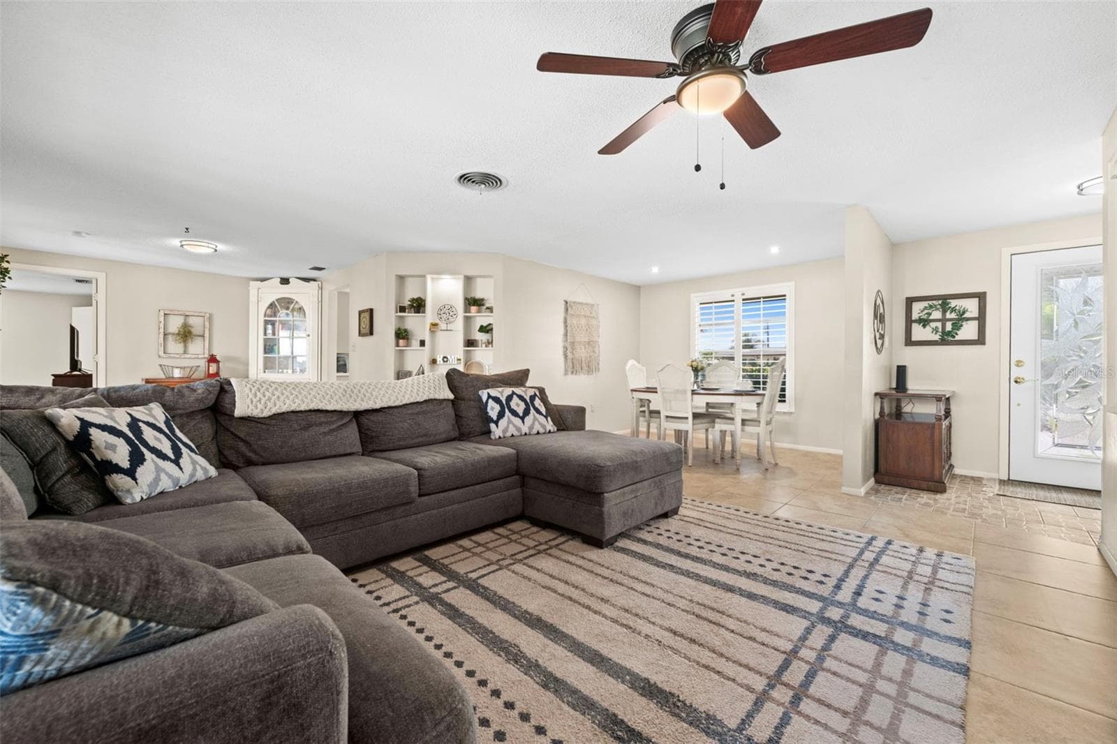 Single Family Residence at 22112 BRONXVILLE AVE, PORT CHARLOTTE, photo 7 of 39