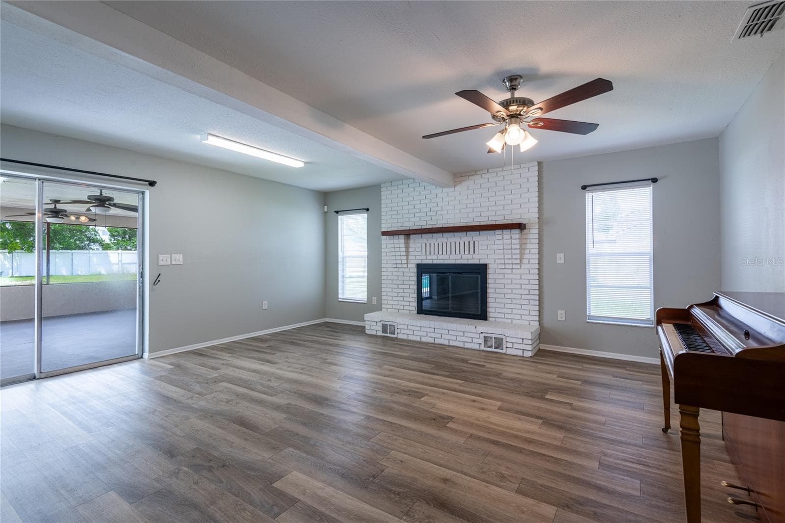 2nd living space off lanai. - 1257 FINLAND DR, SPRING HILL