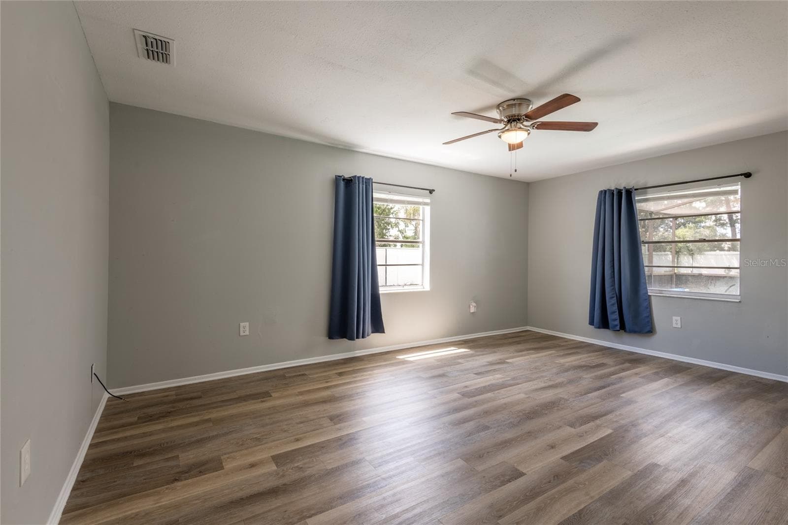 Spacious primary suite! - 1257 FINLAND DR, SPRING HILL