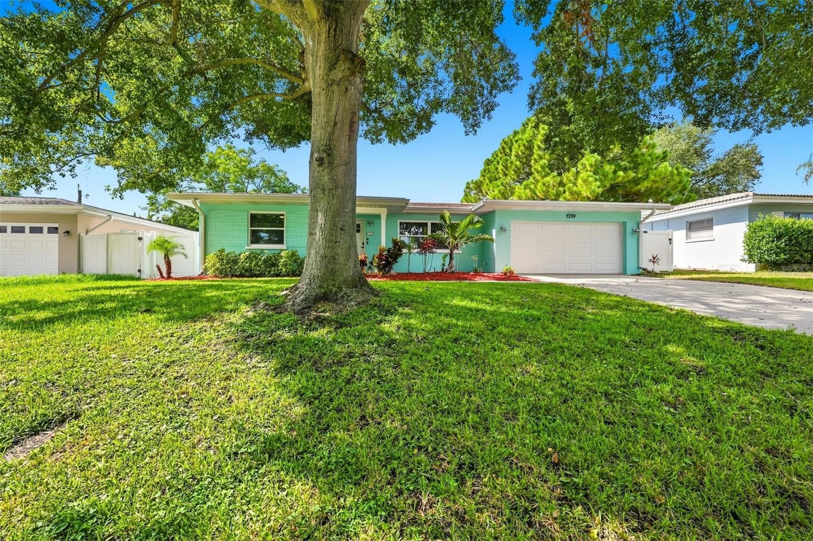Front - 1359 HOWARD ST, CLEARWATER
