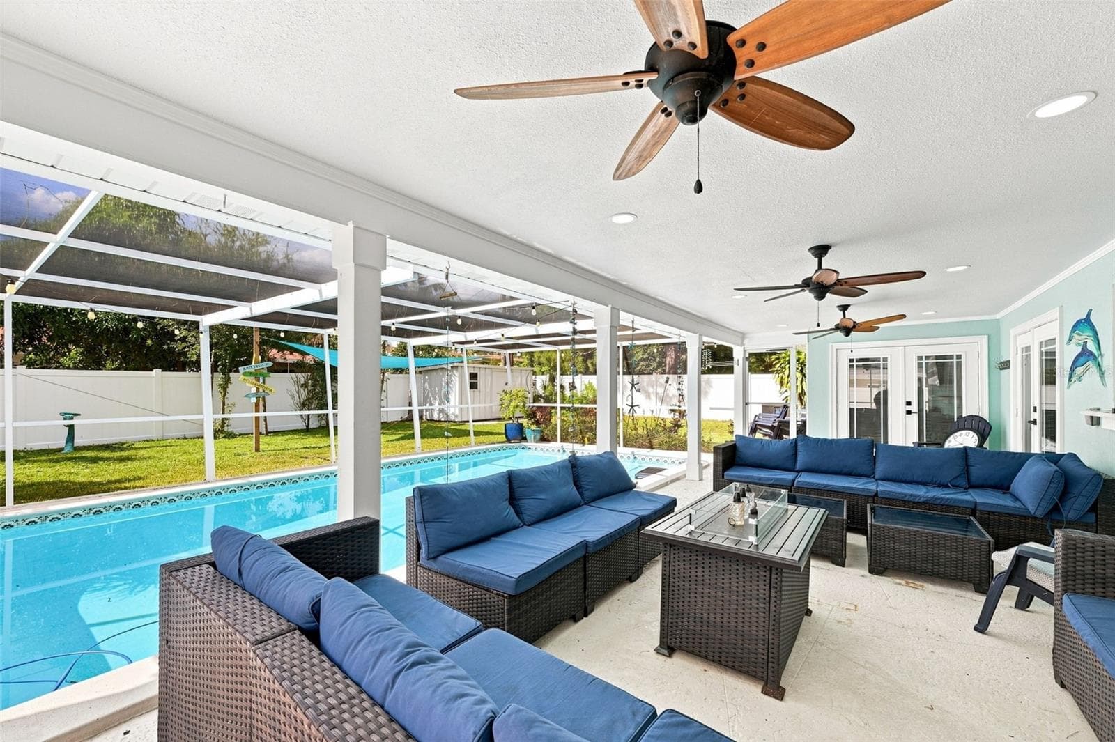 Screened in Lanai - 1359 HOWARD ST, CLEARWATER