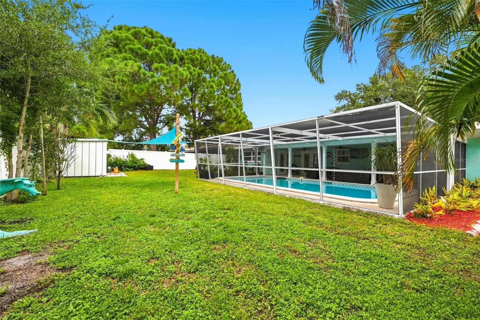 Fully Fenced in Backyard - 1359 HOWARD ST, CLEARWATER
