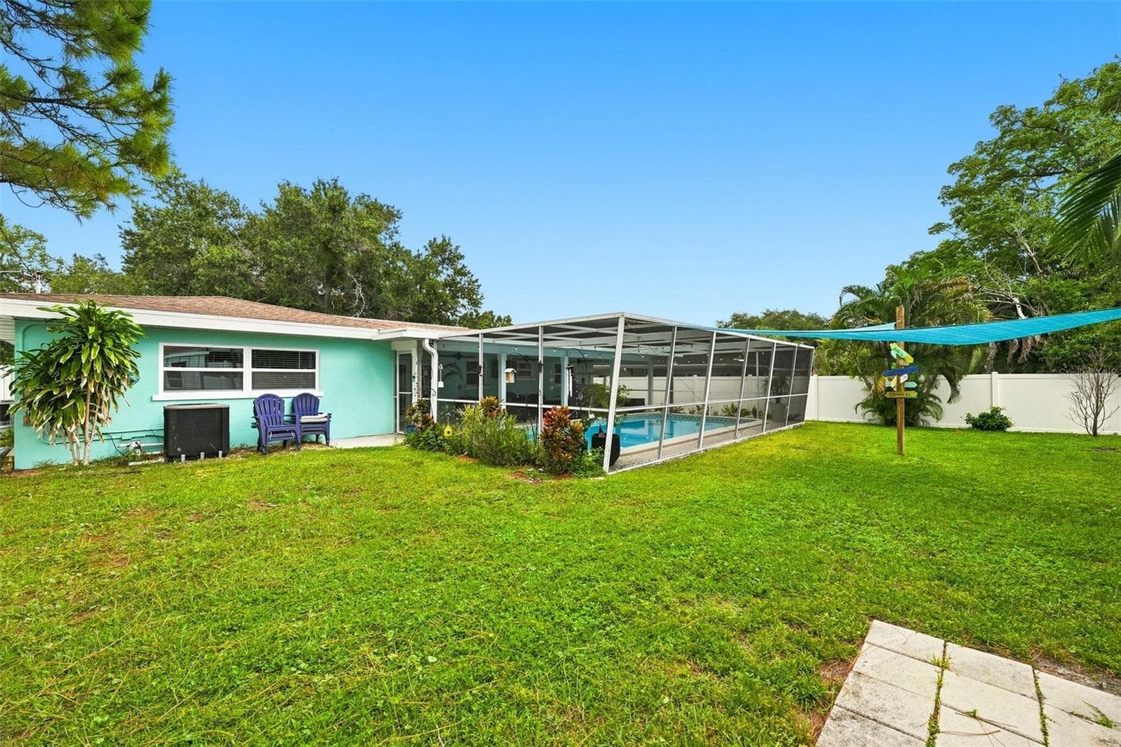 Fully Fenced in Backyard - 1359 HOWARD ST, CLEARWATER