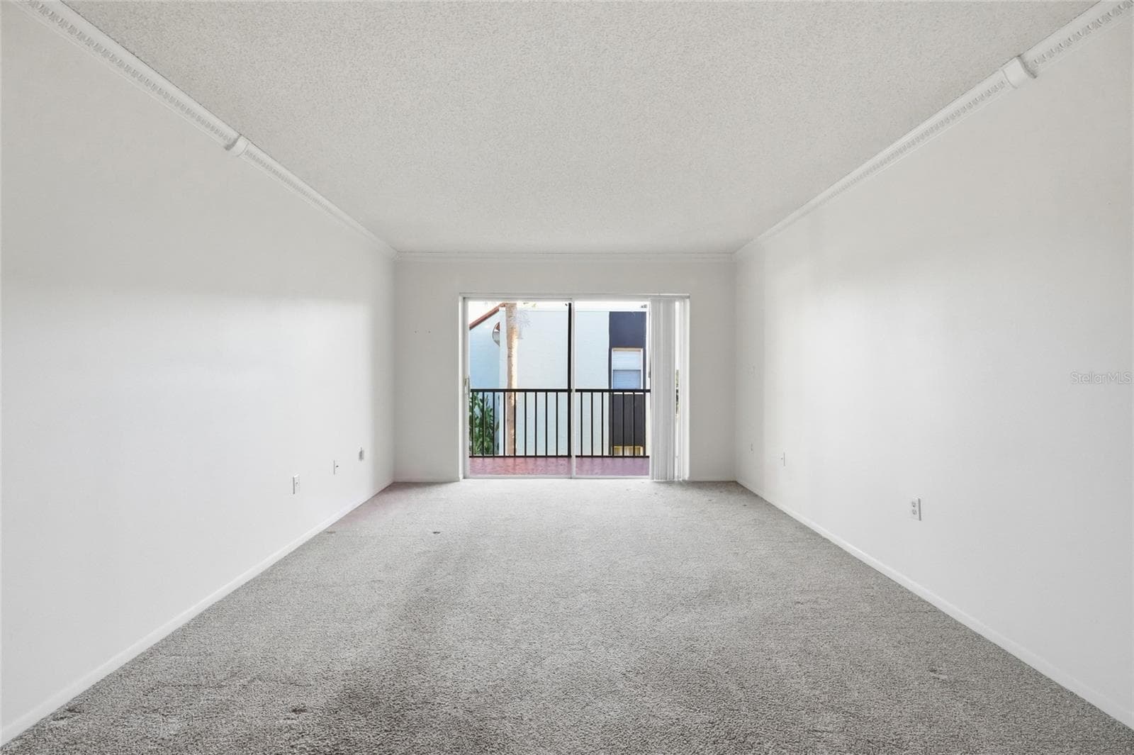 living room - 3267 BENEVA RD #203, SARASOTA