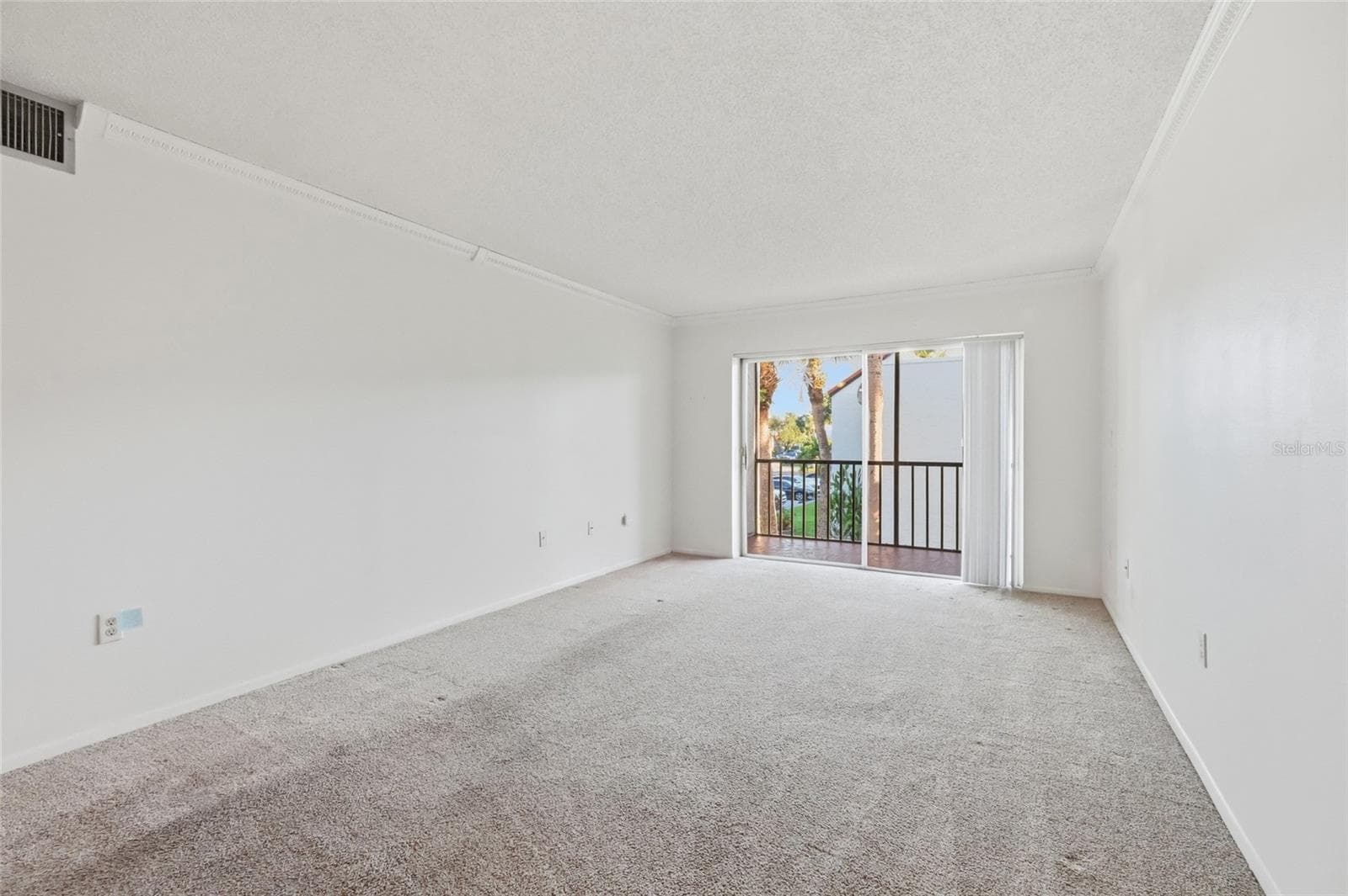 living room - 3267 BENEVA RD #203, SARASOTA