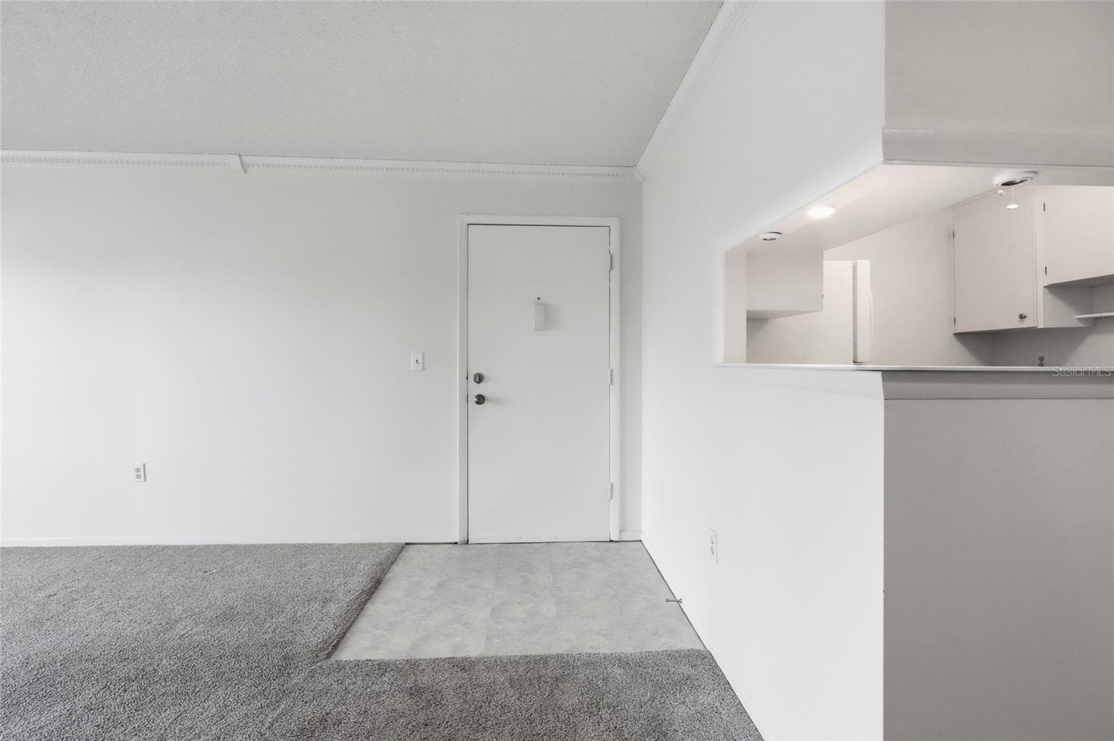 living room/breakfast bar - 3267 BENEVA RD #203, SARASOTA