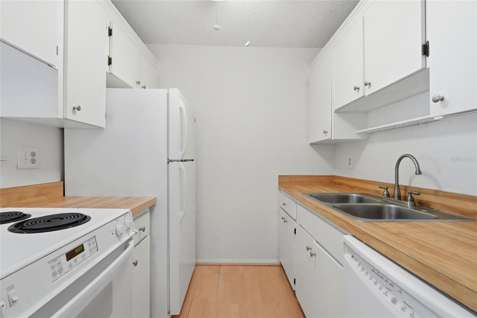 kitchen - 3267 BENEVA RD #203, SARASOTA