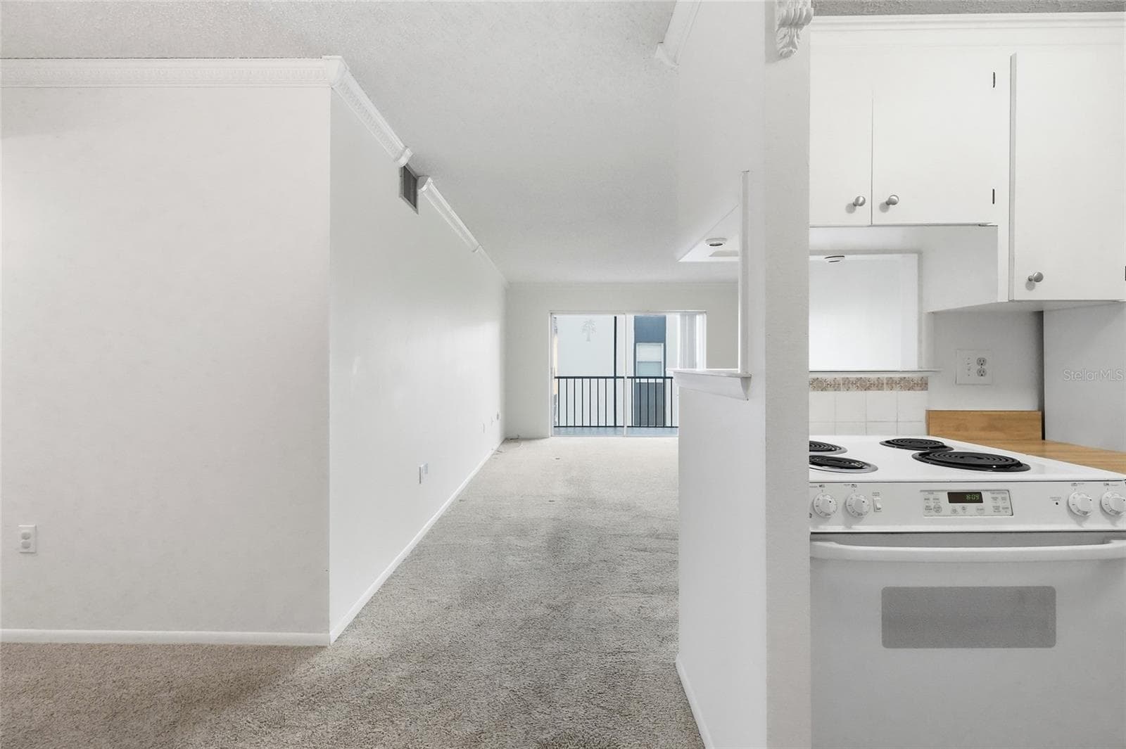 kitchen looking into living room - 3267 BENEVA RD #203, SARASOTA