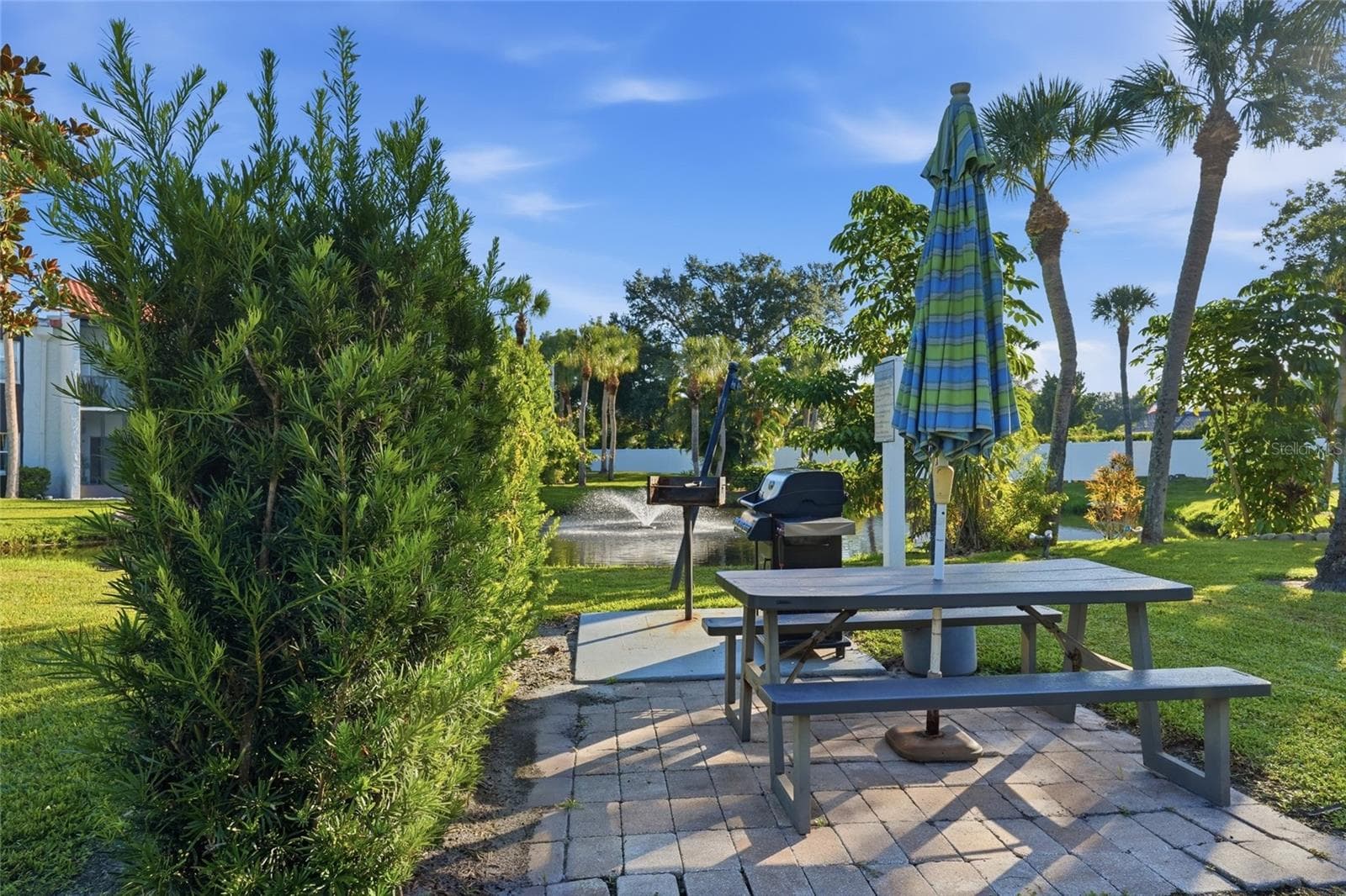 grill area - 3267 BENEVA RD #203, SARASOTA