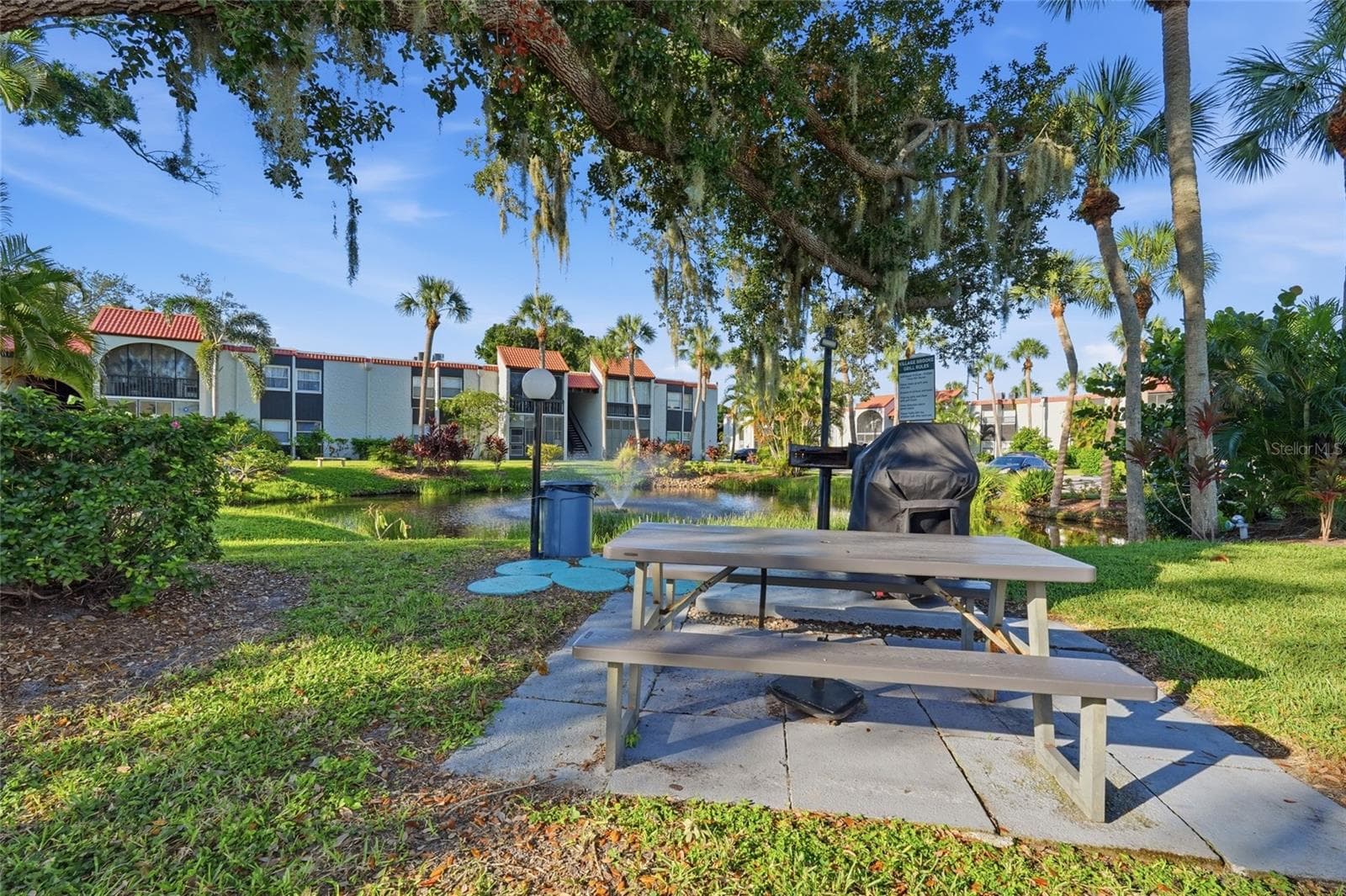 grill area - 3267 BENEVA RD #203, SARASOTA
