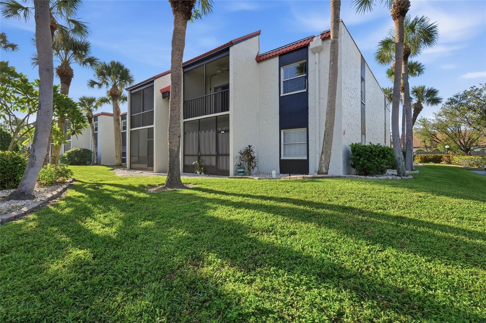 rear of building - 3267 BENEVA RD #203, SARASOTA