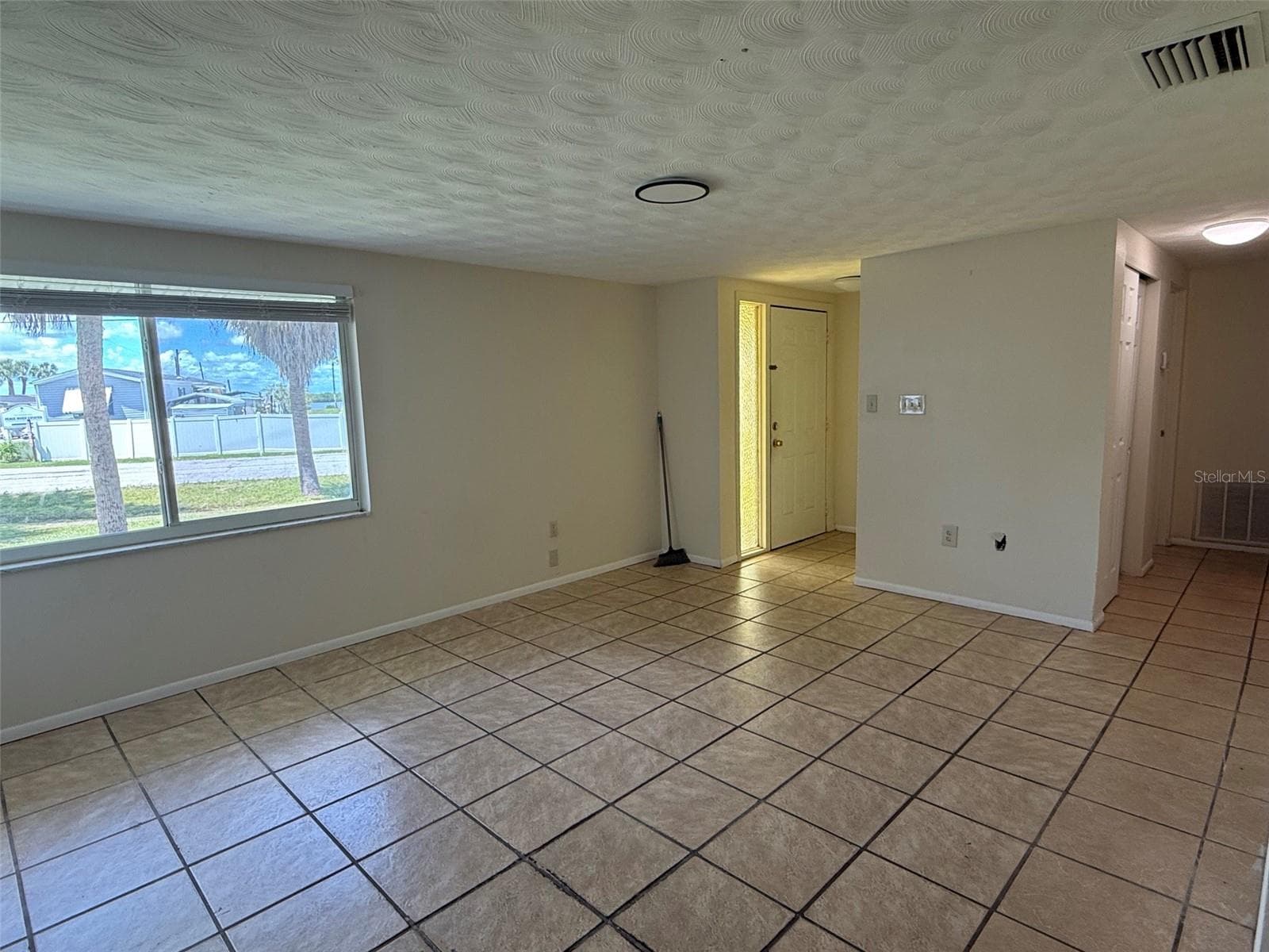 Single Family Residence at 5405 RIVERSIDE DR, PUNTA GORDA, photo 4 of 12