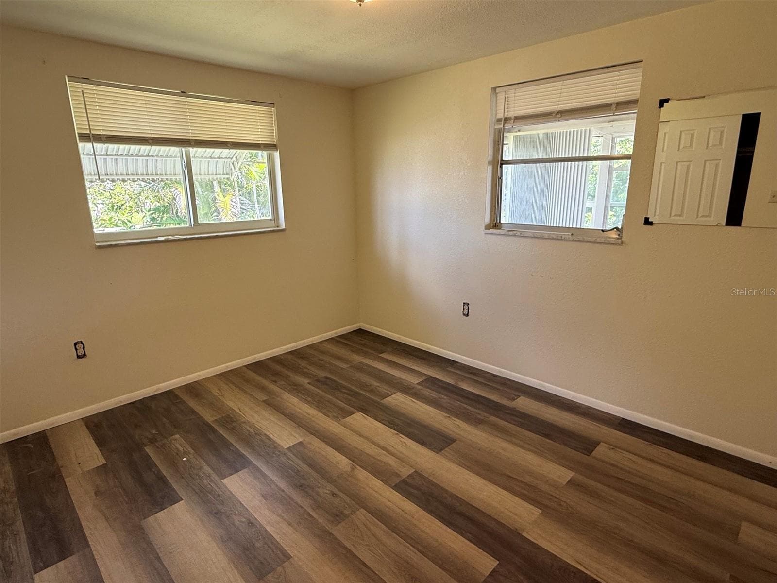 Single Family Residence at 5405 RIVERSIDE DR, PUNTA GORDA, photo 6 of 12