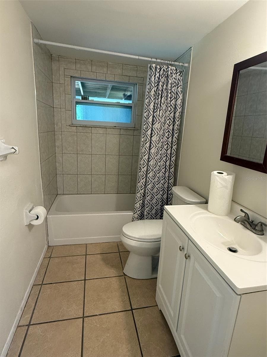 Single Family Residence at 5405 RIVERSIDE DR, PUNTA GORDA, photo 7 of 12