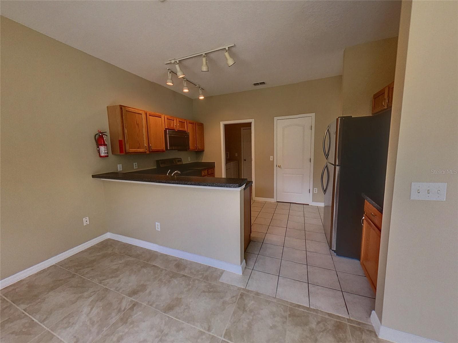 Single Family Residence at 124 HAMMOCK CT, DAVENPORT, photo 4 of 11