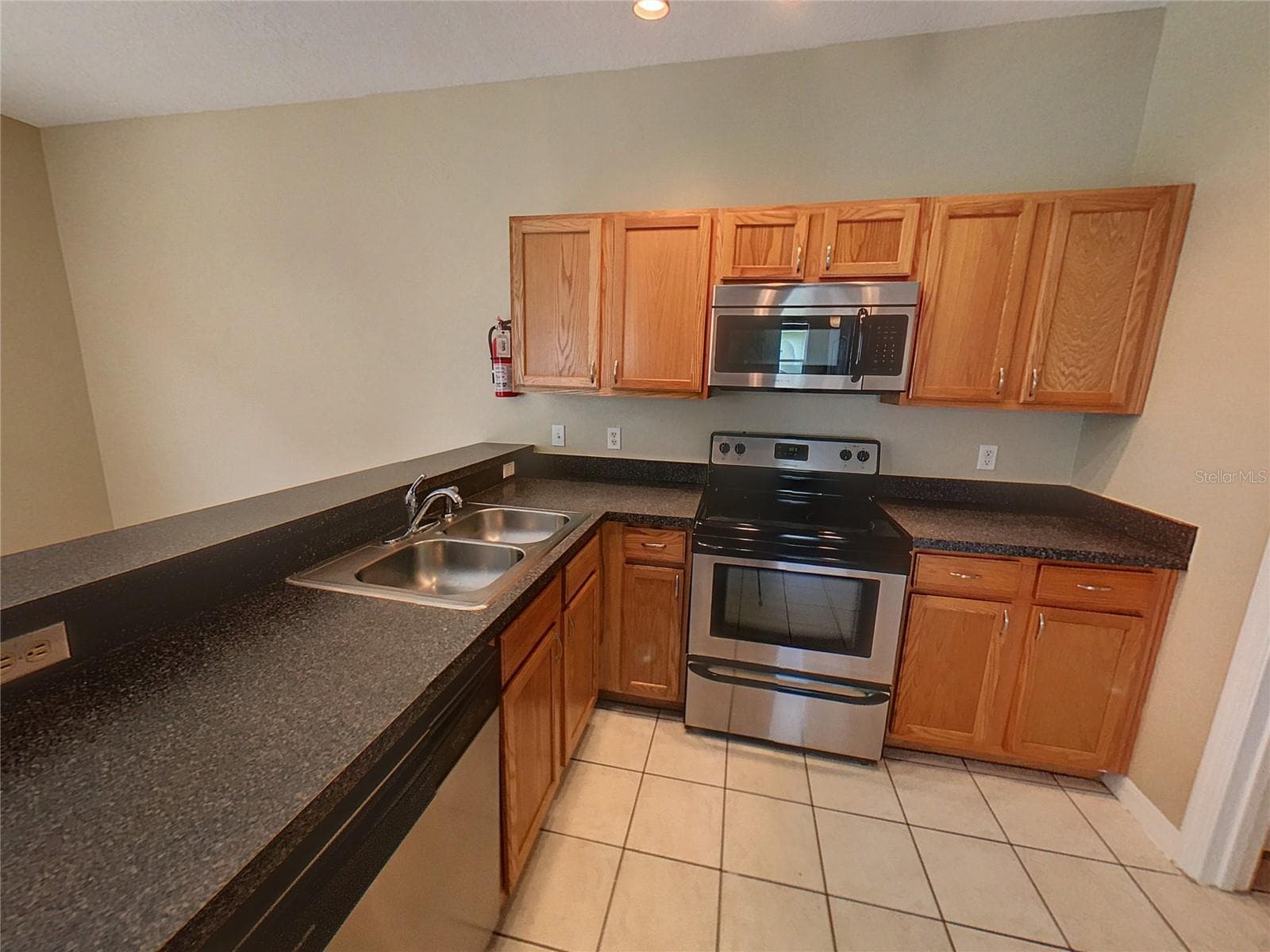 Single Family Residence at 124 HAMMOCK CT, DAVENPORT, photo 5 of 11