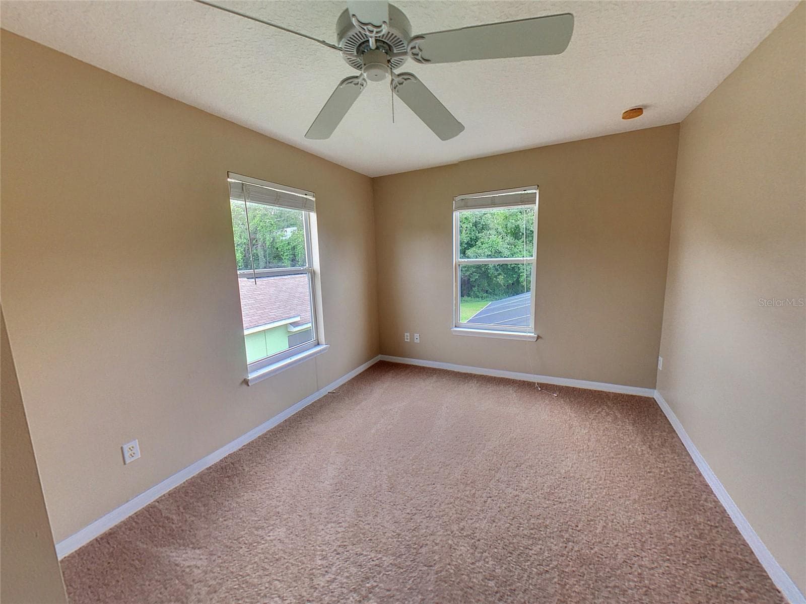 Single Family Residence at 124 HAMMOCK CT, DAVENPORT, photo 6 of 11