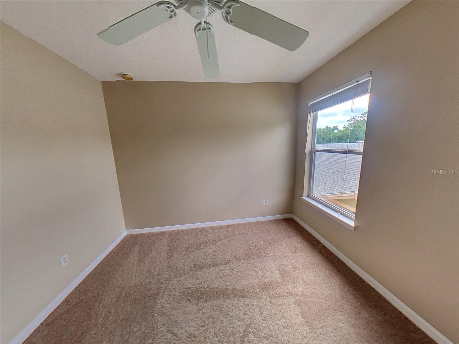 Single Family Residence at 124 HAMMOCK CT, DAVENPORT, photo 9 of 11