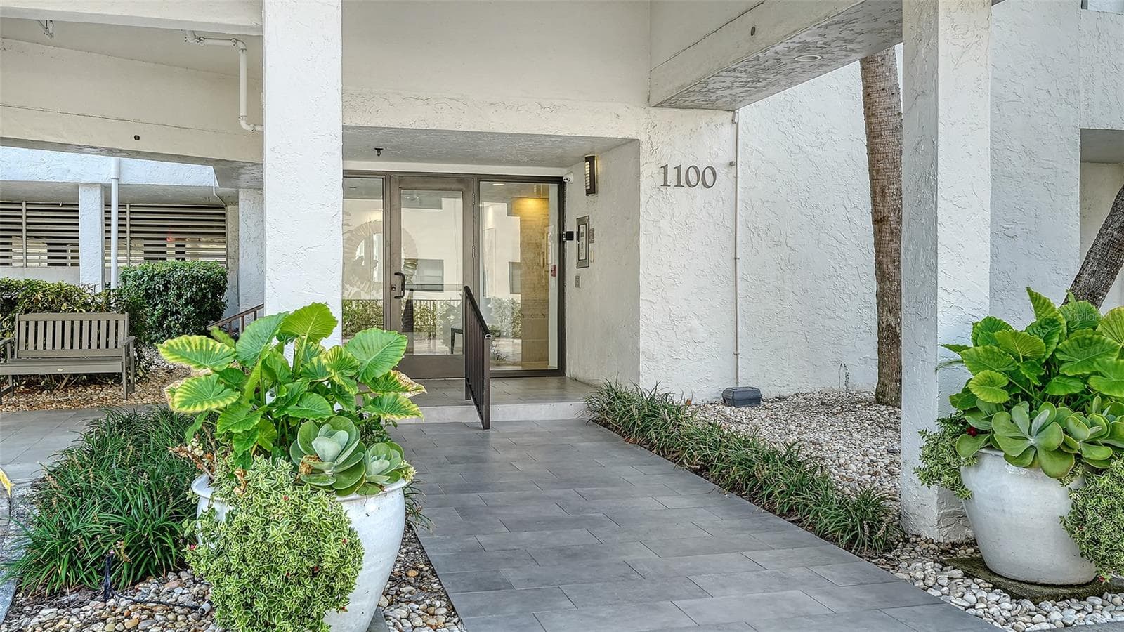 Condominium at 1100 BENJAMIN FRANKLIN DR #204, SARASOTA, photo 7 of 80