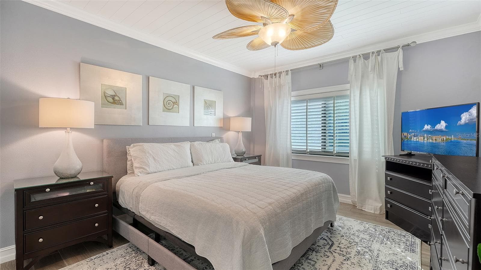 Primary bedroom - 1100 BENJAMIN FRANKLIN DR #204, SARASOTA