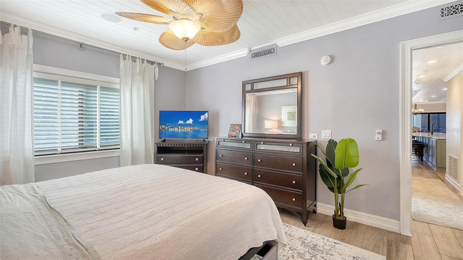 Condominium at 1100 BENJAMIN FRANKLIN DR #204, SARASOTA, photo 24 of 80