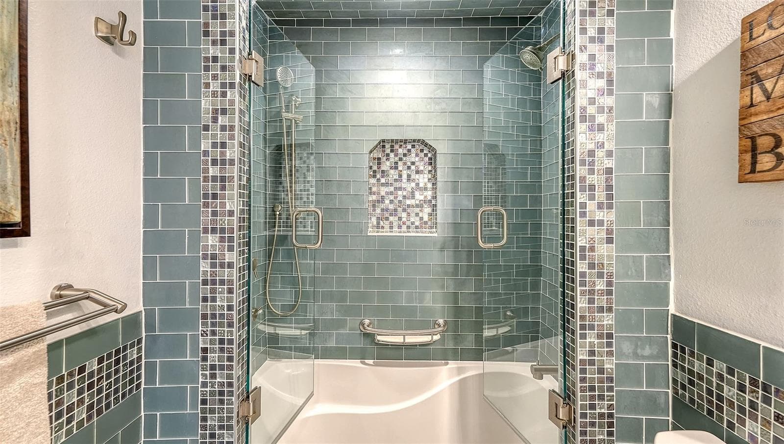 Second bathroom - 1100 BENJAMIN FRANKLIN DR #204, SARASOTA