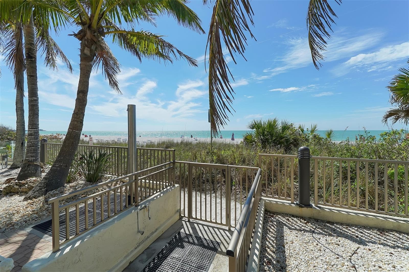 Beach access - 1100 BENJAMIN FRANKLIN DR #204, SARASOTA