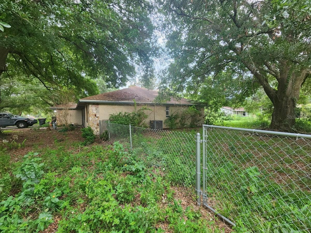 Single Family Residence at 2407 SUMMER HOLLOW DR, AUBURNDALE, photo 42 of 45