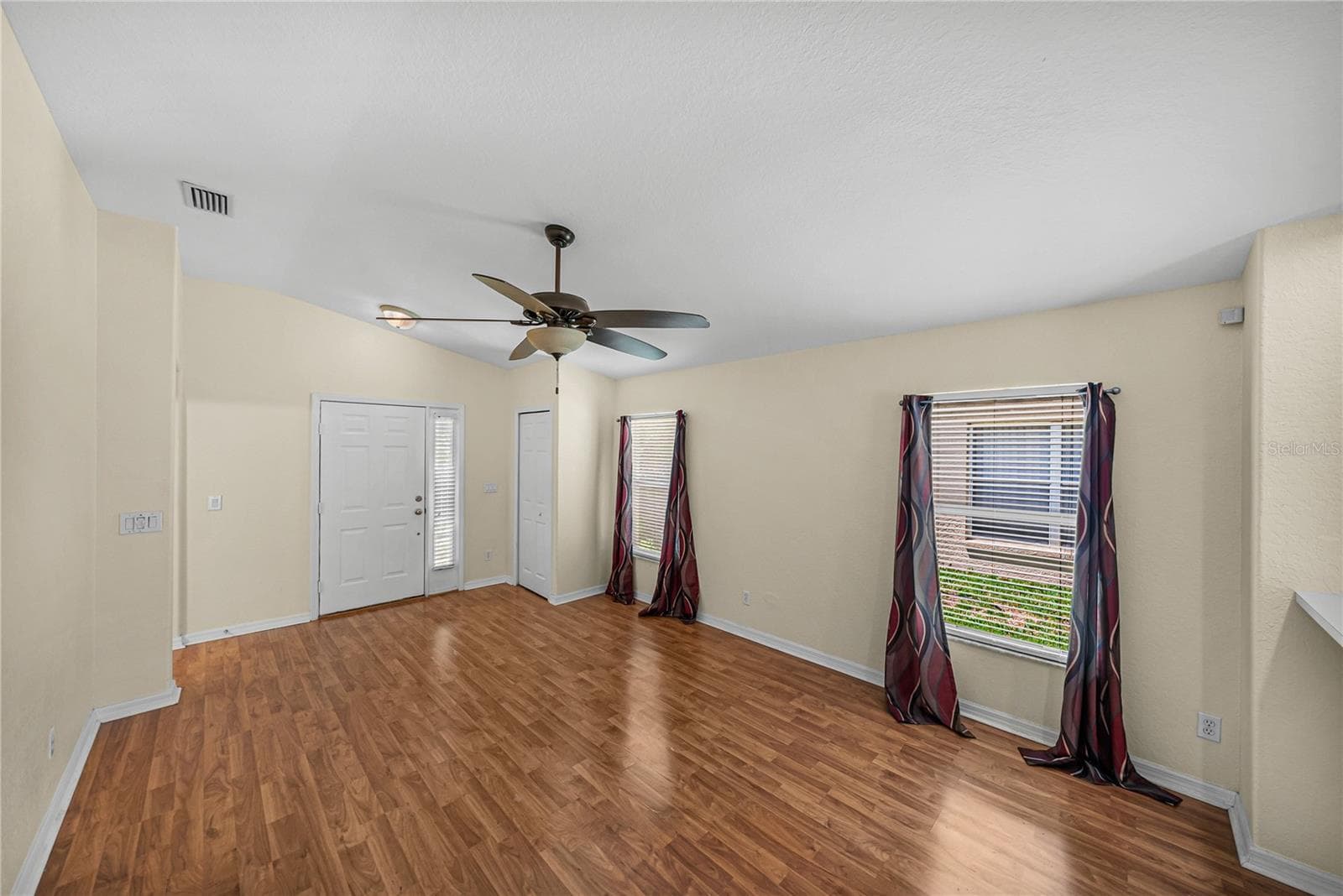 Single Family Residence at 11578 HAMMOCKS GLADE DR, RIVERVIEW, photo 7 of 48