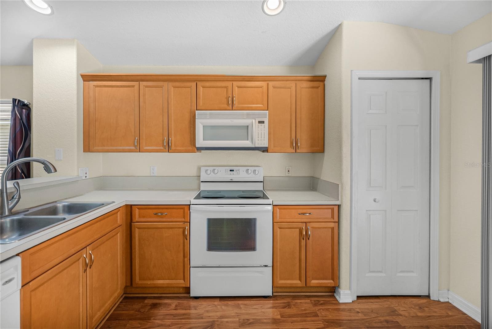 Single Family Residence at 11578 HAMMOCKS GLADE DR, RIVERVIEW, photo 11 of 48