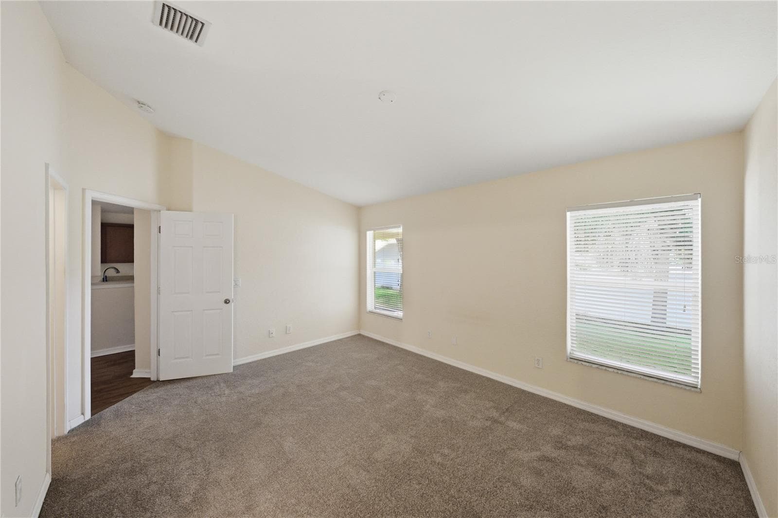 Single Family Residence at 11578 HAMMOCKS GLADE DR, RIVERVIEW, photo 16 of 48