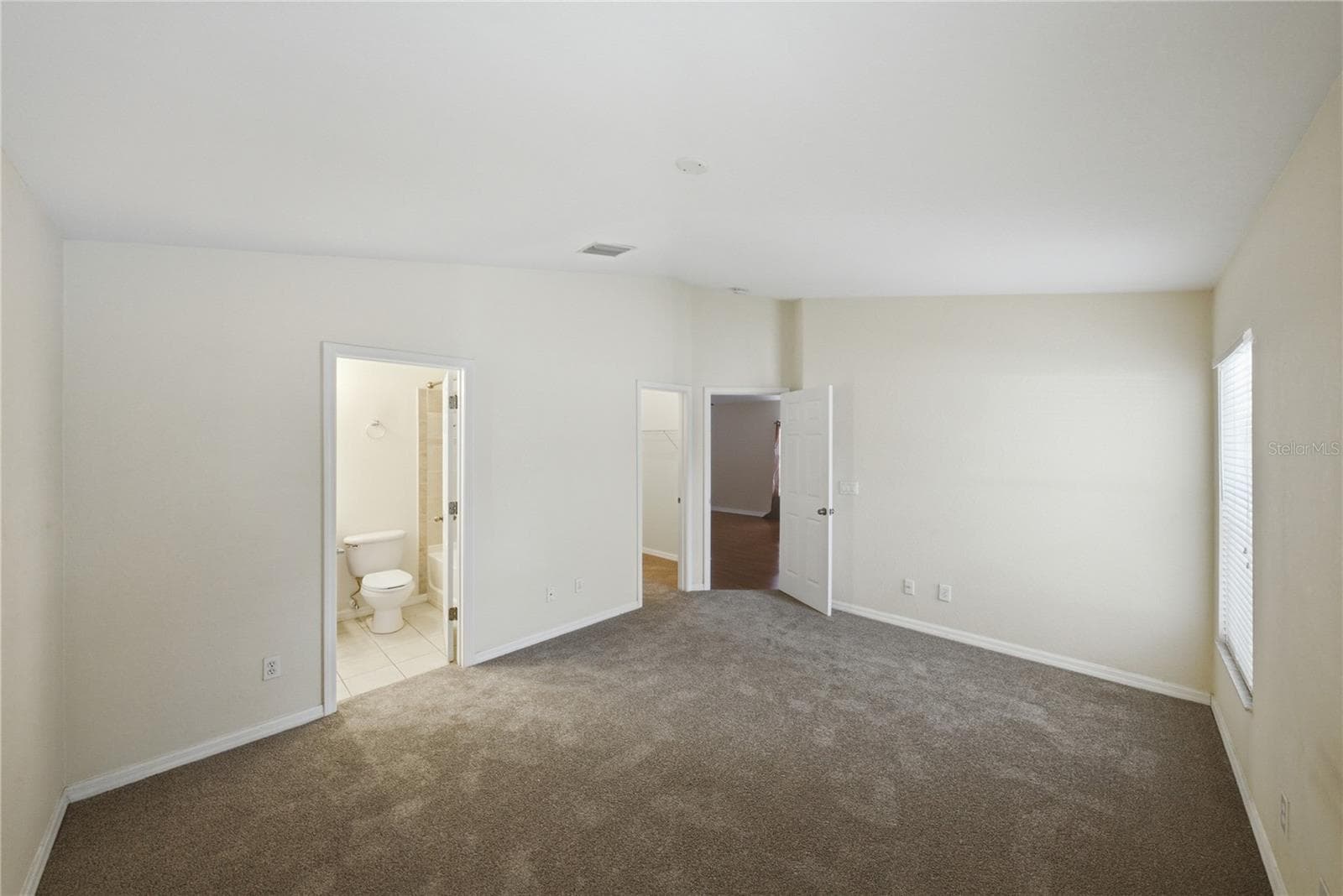 Single Family Residence at 11578 HAMMOCKS GLADE DR, RIVERVIEW, photo 17 of 48