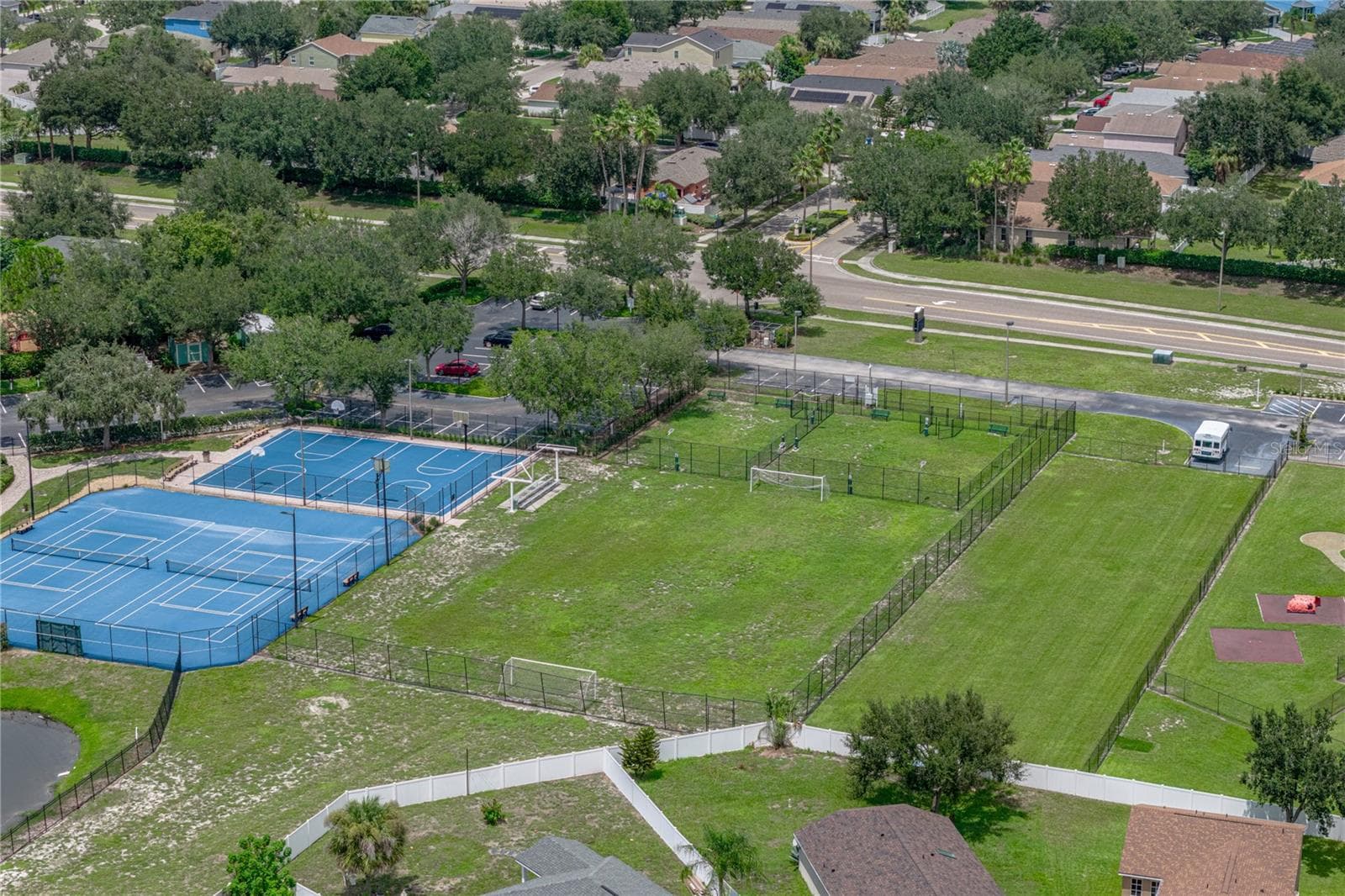Single Family Residence at 11578 HAMMOCKS GLADE DR, RIVERVIEW, photo 41 of 48