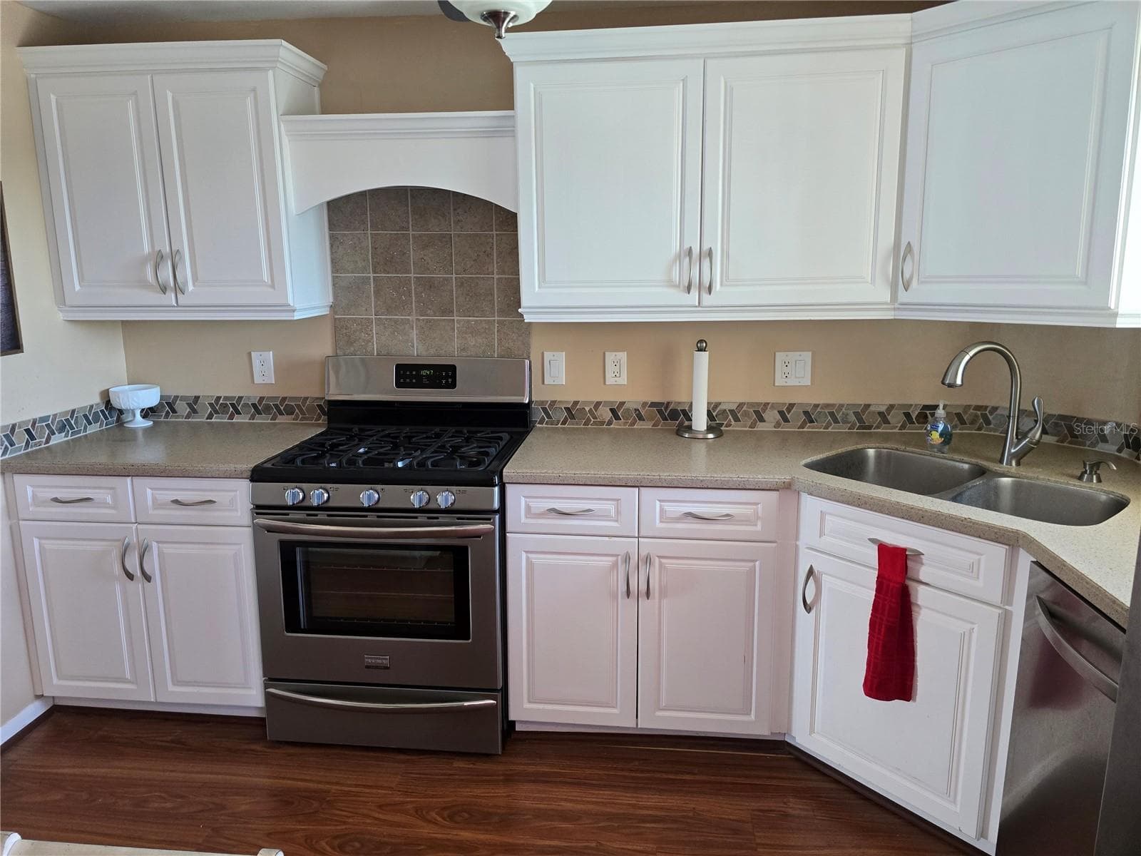 Condominium at 5980 SHORE BLVD S #501, GULFPORT, photo 12 of 32