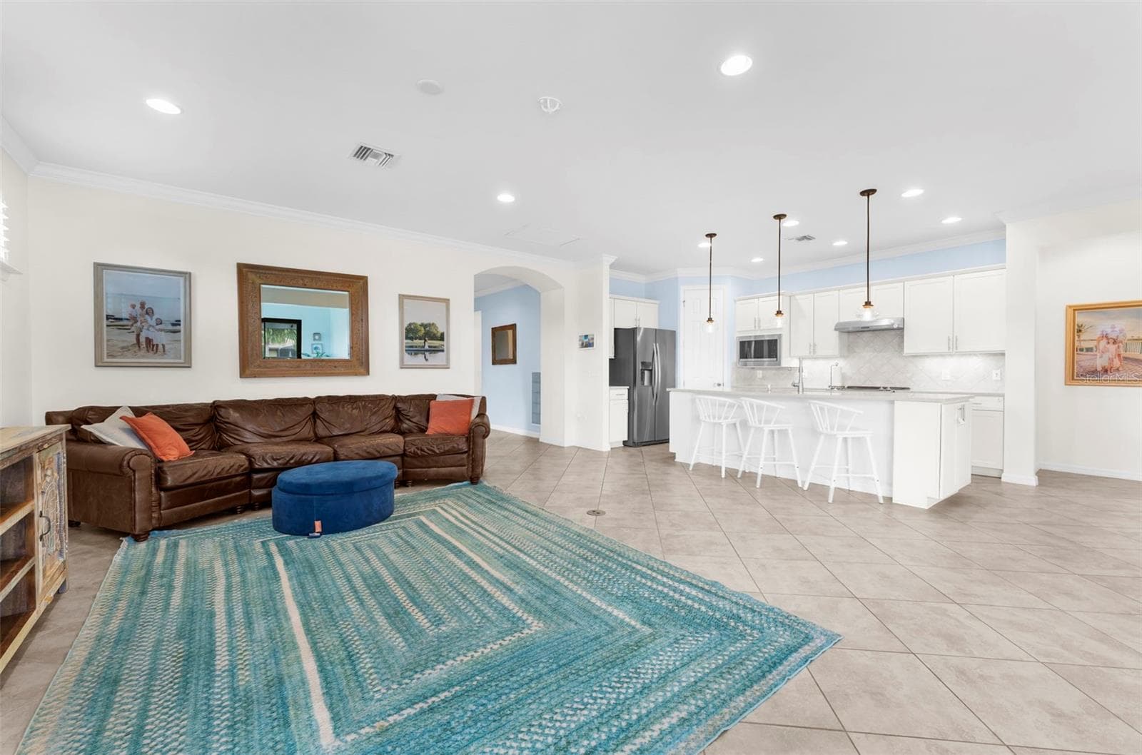 Living Room - 13908 KARINA ST, VENICE