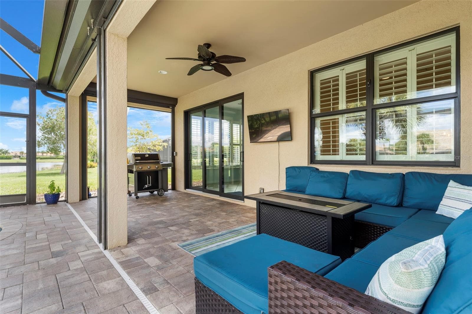 Enclosed Covered Patio - 13908 KARINA ST, VENICE