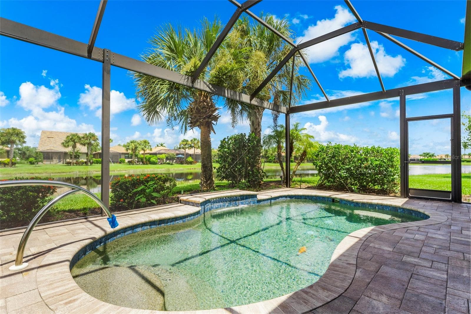 Saltwater Pool - 13908 KARINA ST, VENICE