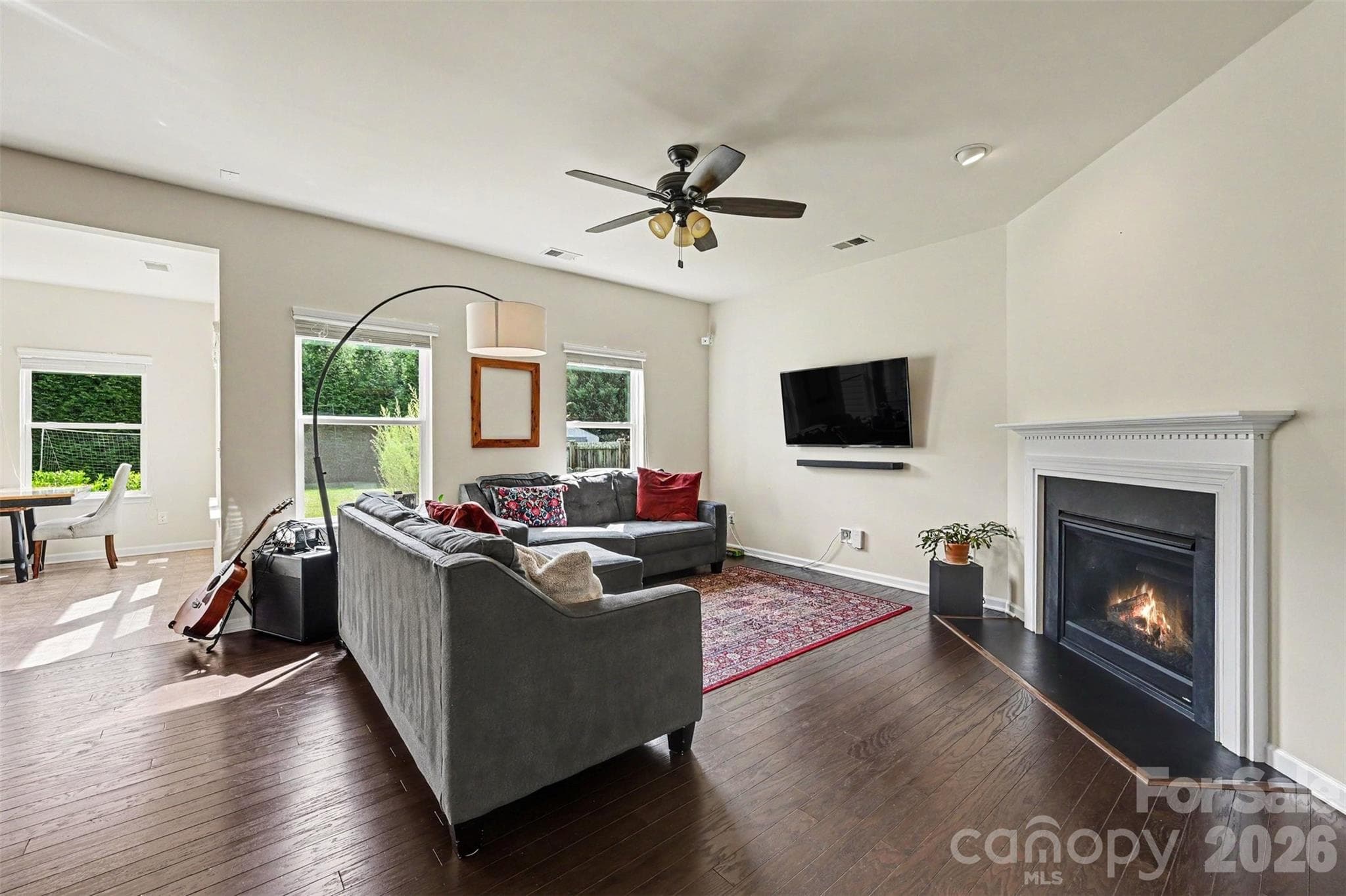 Single Family Residence at 6918 Barefoot Forest Drive, Charlotte, photo 4 of 31