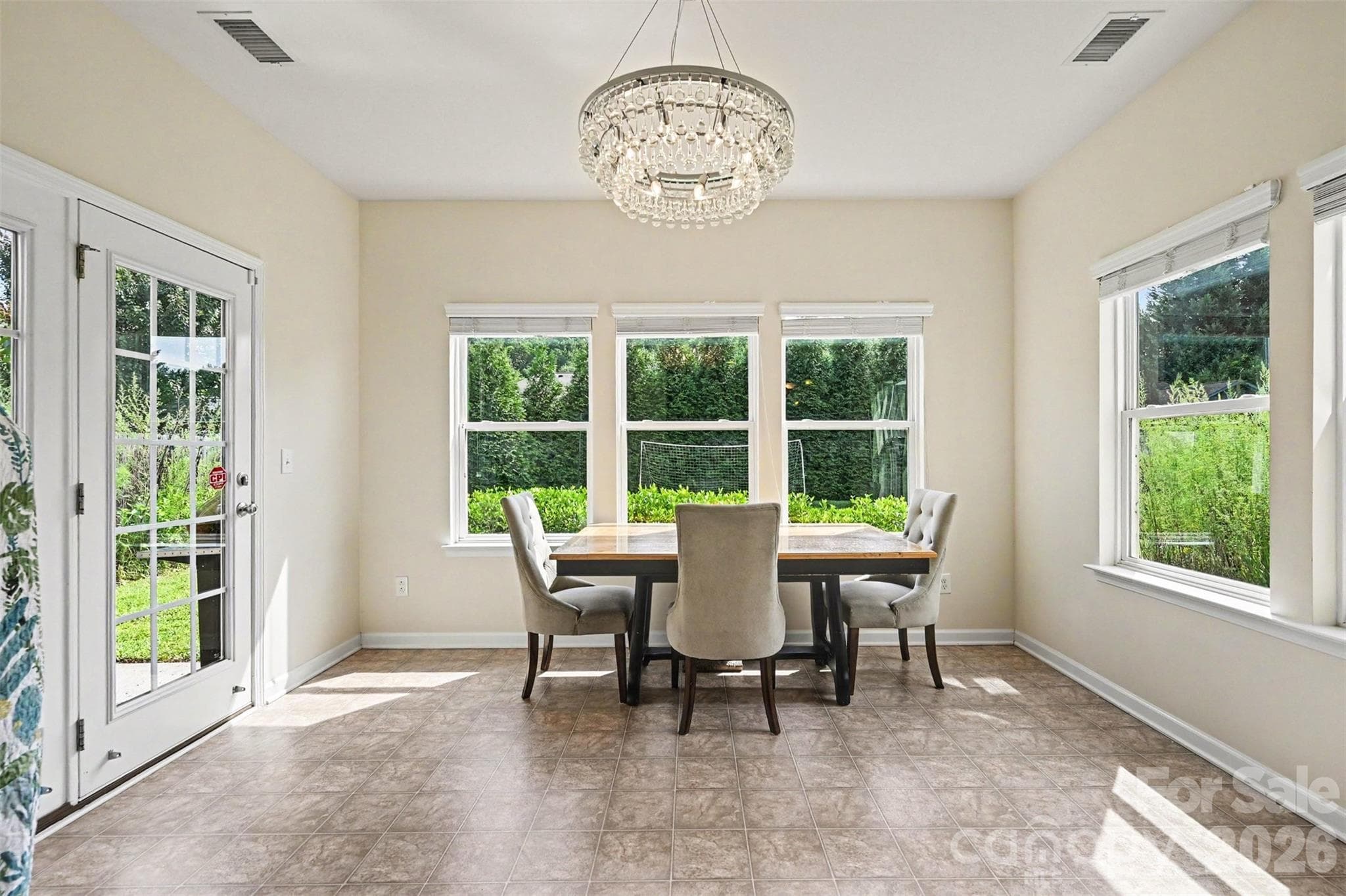 Single Family Residence at 6918 Barefoot Forest Drive, Charlotte, photo 6 of 31