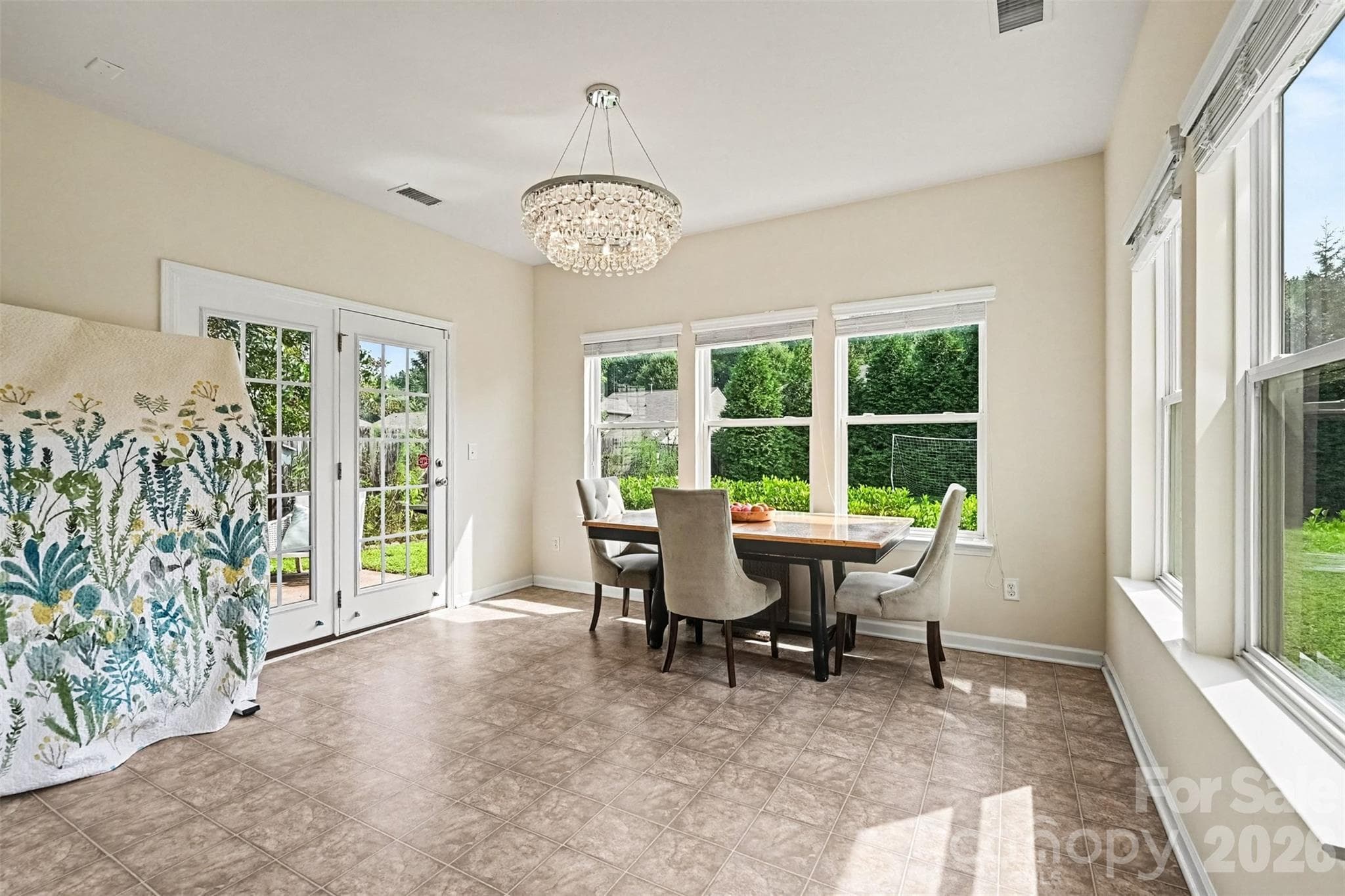 Single Family Residence at 6918 Barefoot Forest Drive, Charlotte, photo 7 of 31
