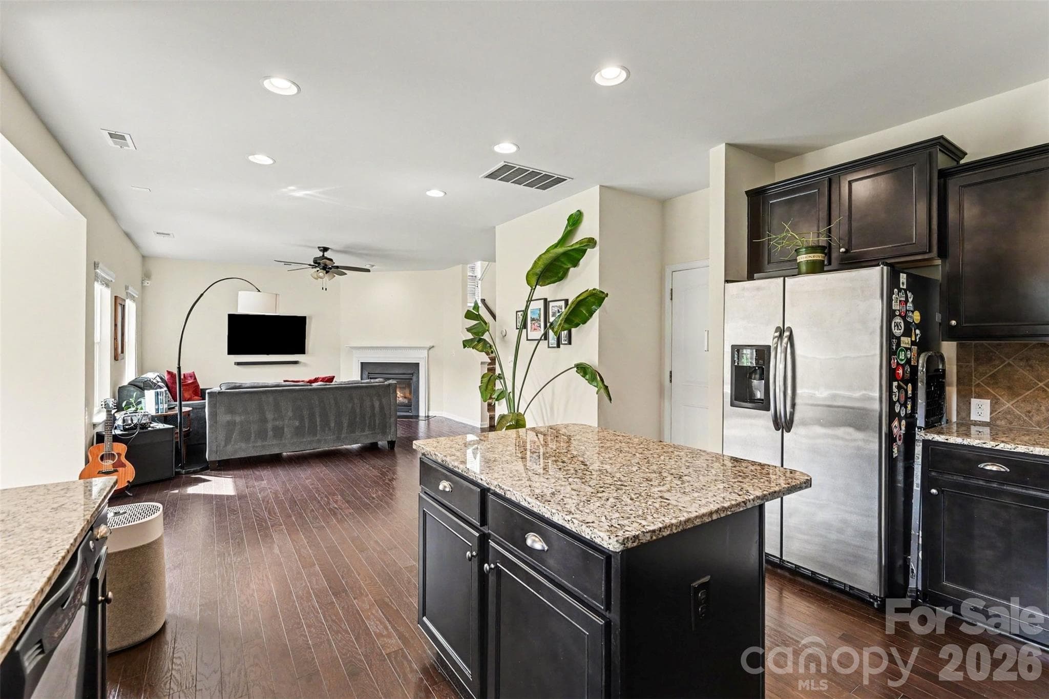 Single Family Residence at 6918 Barefoot Forest Drive, Charlotte, photo 11 of 31