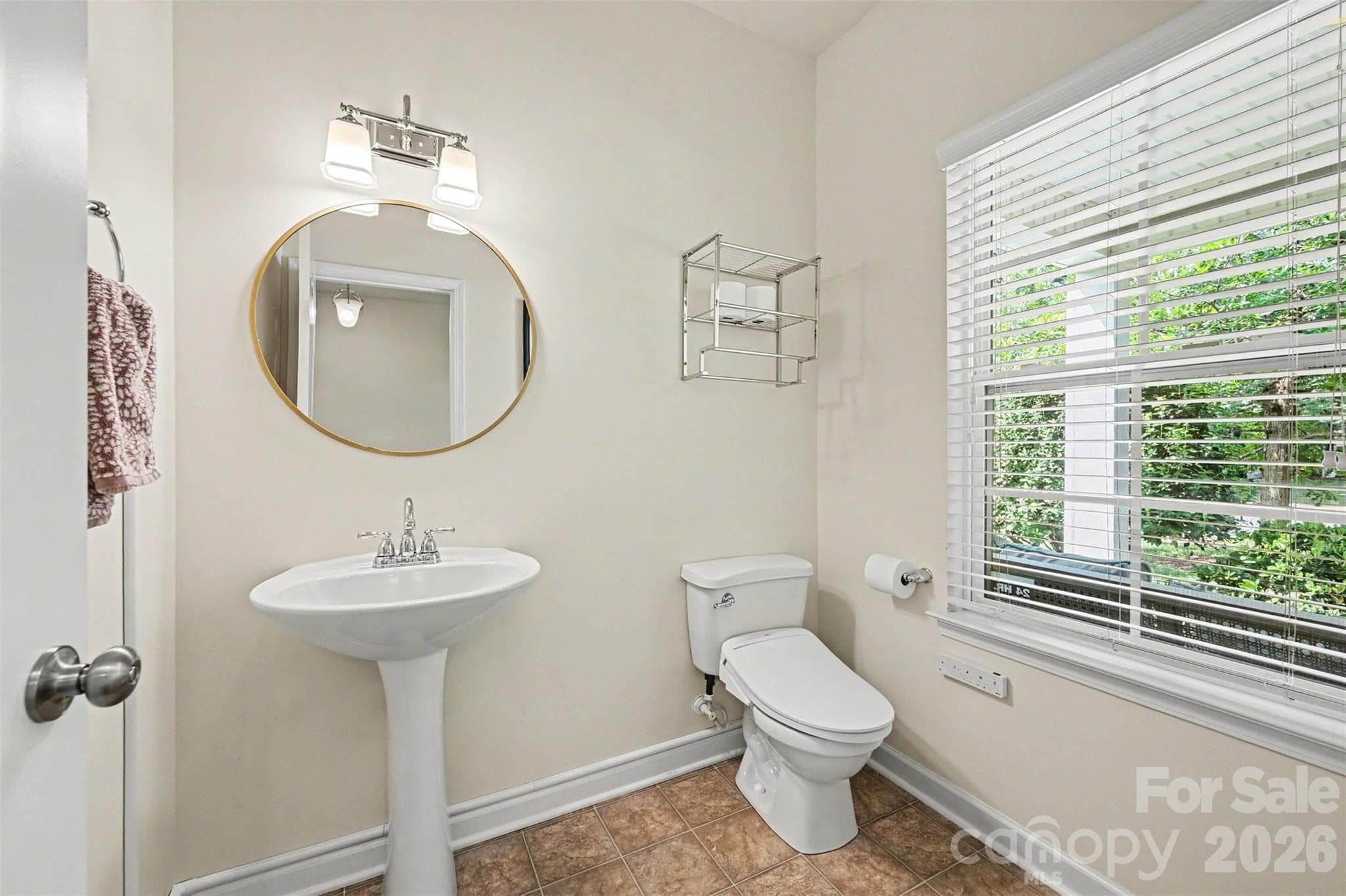 Single Family Residence at 6918 Barefoot Forest Drive, Charlotte, photo 12 of 31