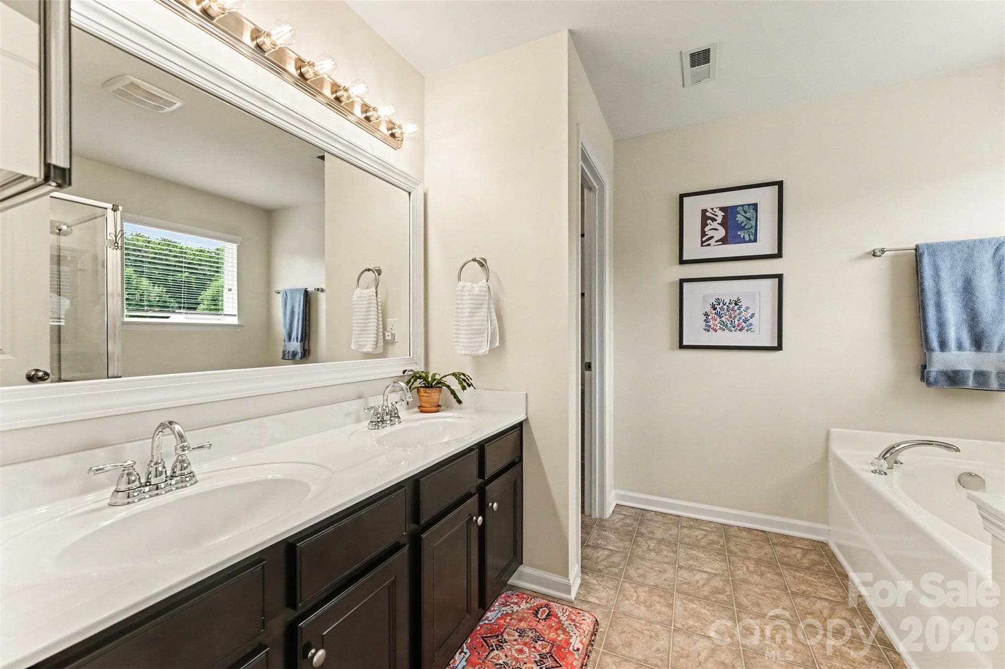 Single Family Residence at 6918 Barefoot Forest Drive, Charlotte, photo 15 of 31